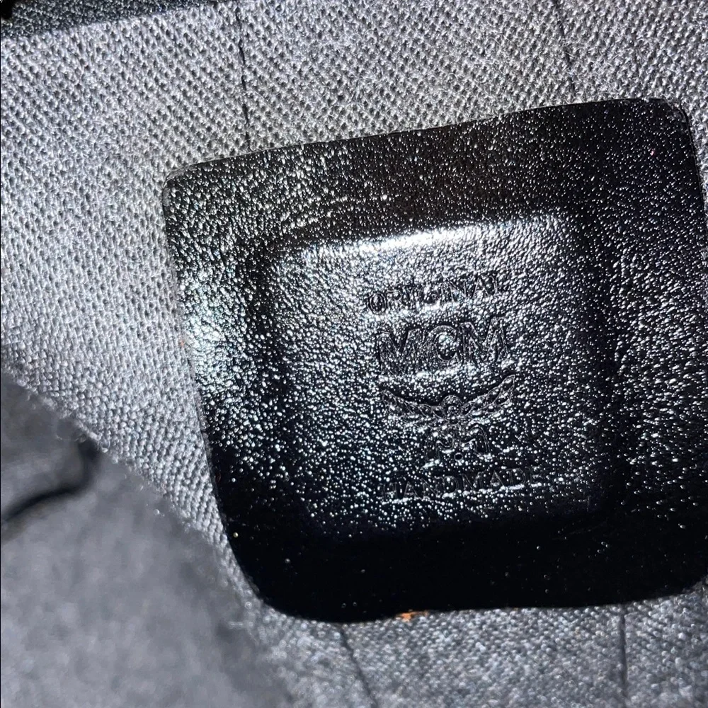 MCM Leather belt bag
black with box and ribbons - Picture 6 of 11